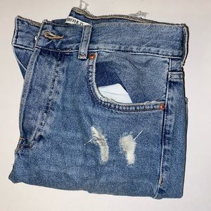 Forever 21 High Rise Ripped Mom Jeans Size 27